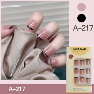 Gammelrosa lösnaglar med fransk svarta tippar Naturliga korta form. Beige pink fake nails with glitter Press on nails modell A-217